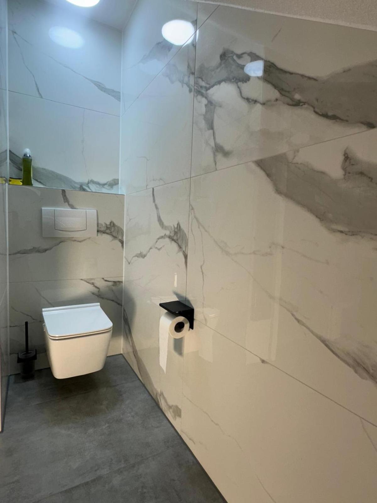 רויטלינגן Flexible, Schoene Und Gut Aussehende Feriensuite מראה חיצוני תמונה
